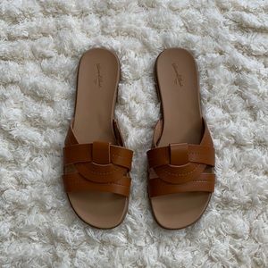 NWOT Universal Thread Brown Sandals Size 9